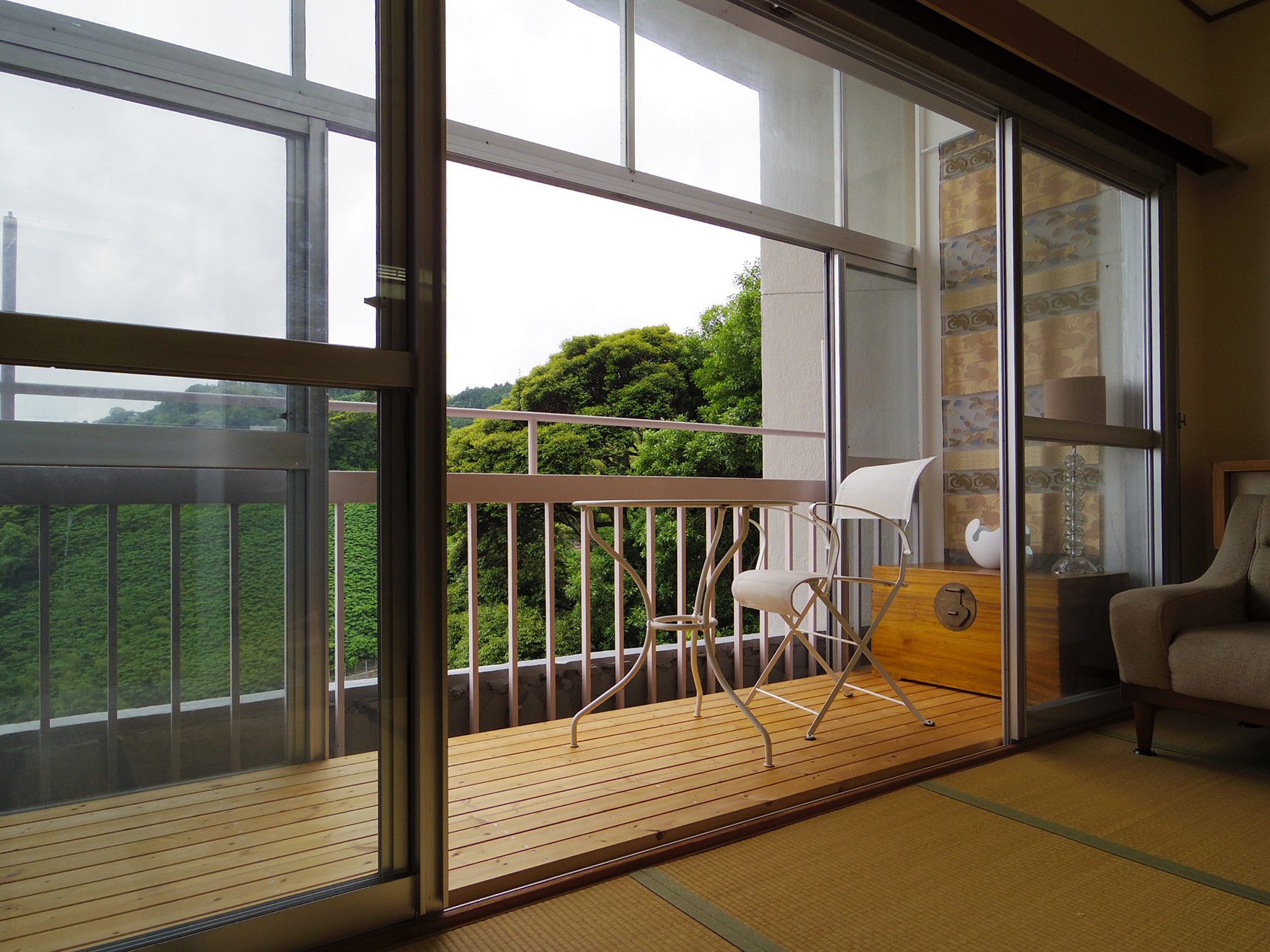 海を見渡し、落ち着いて過ごす純和風住宅【温泉あり】