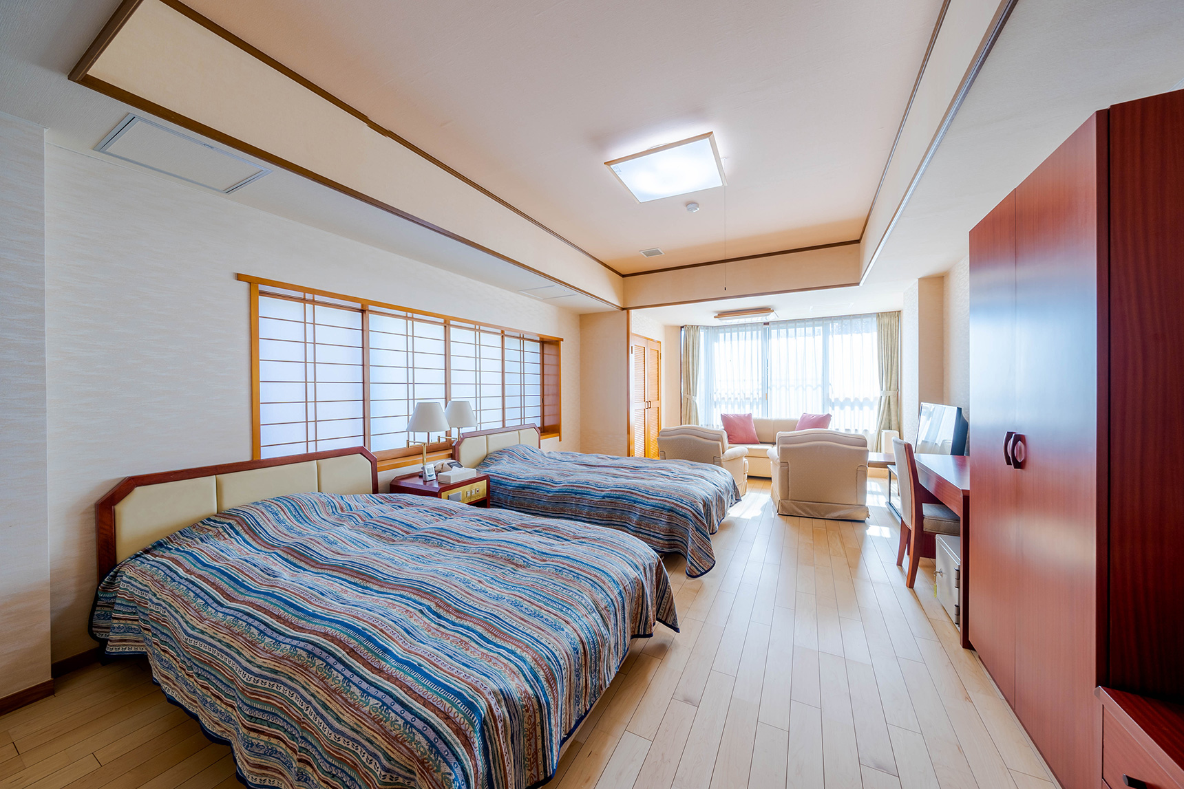 温暖でしっとり潤った大気と八幡野の温泉が、乾いた心と体を優しく潤します。