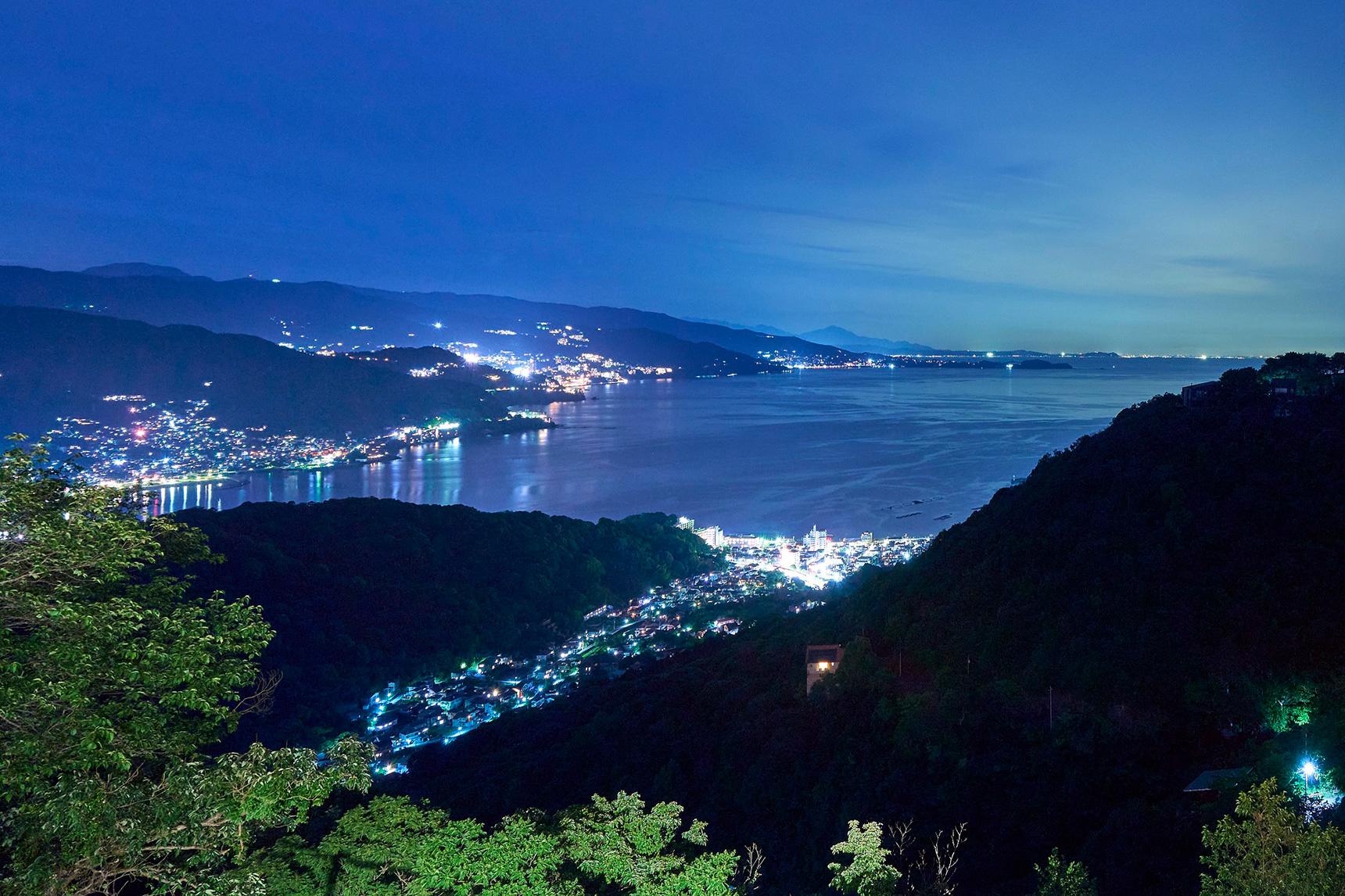 相模湾を一望、自慢の絶景大型別荘