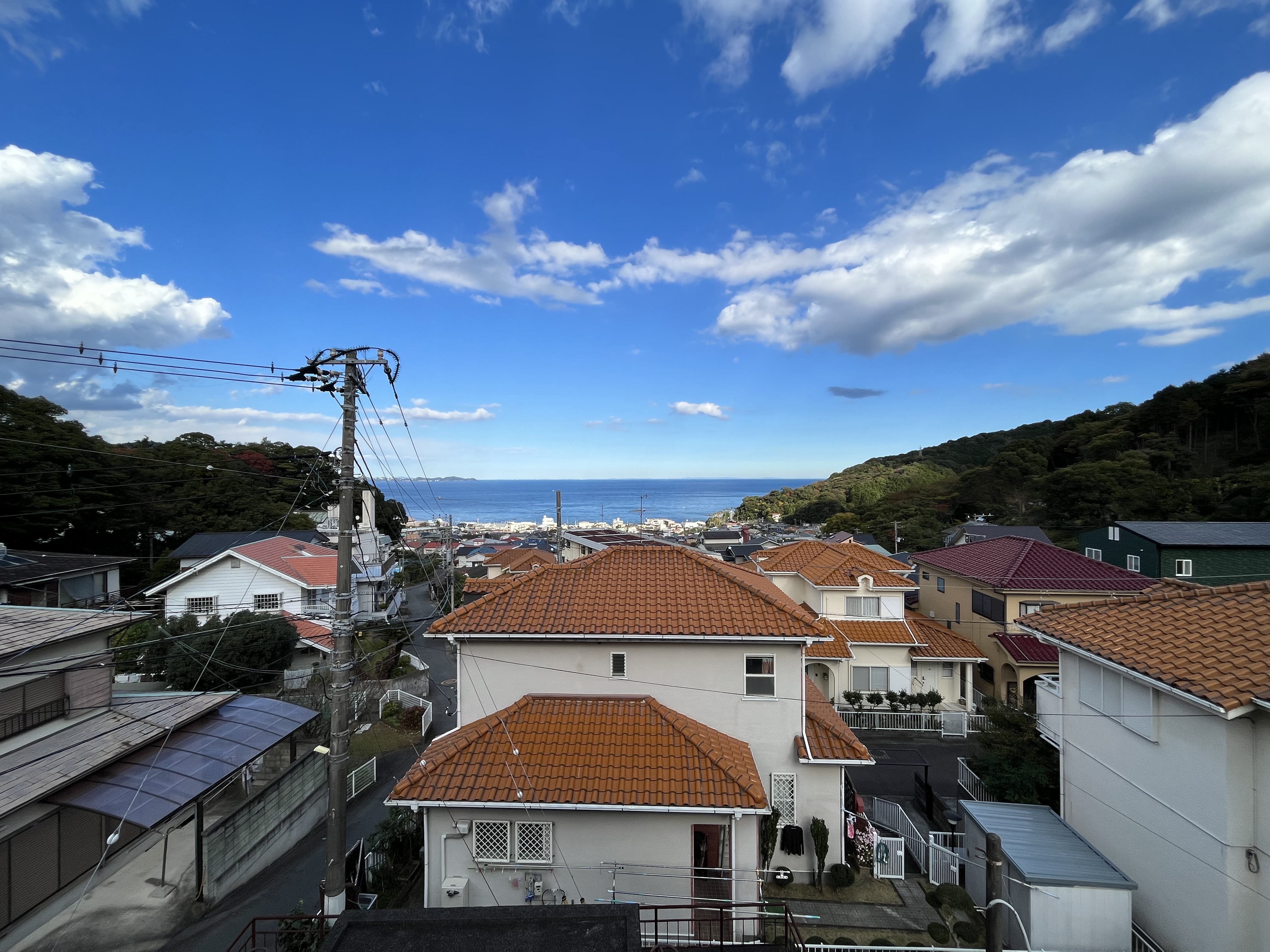 和と洋融合の環境はくつろぎやすく住みやすいシンプルな生活導線です